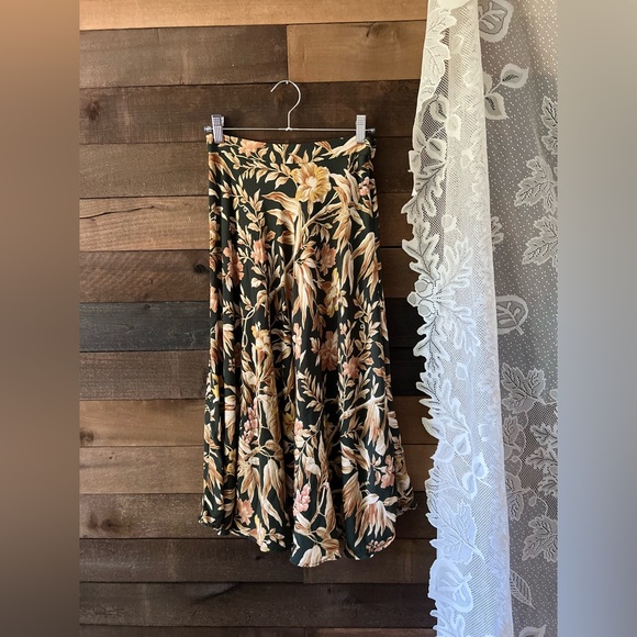 H&M Modern Dark Green & Brown Floral Circle Skirt Tagged Size 4 - Picture 8 of 8